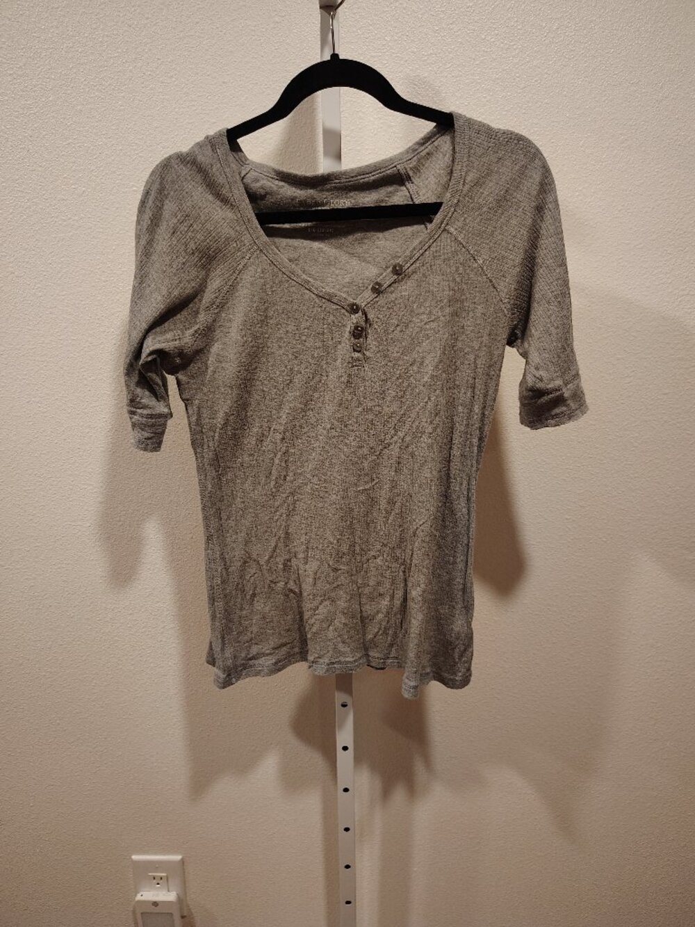 Faded Glory Women's 3/4 Sleeve Top Size Large Gray Ribbed Henley V-Neck Cotton